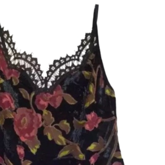 Max Studio Flowers 💐 & Lace Slip Dress Medium Velvet Spaghetti Straps Lace Trim - Picture 8 of 16